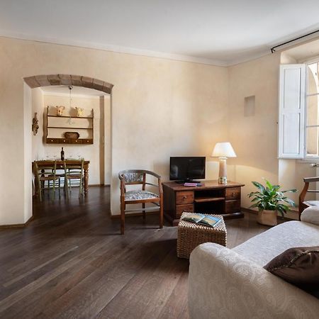Chiara Five Senses Apartment ฟลอเรนซ์ ภายนอก รูปภาพ